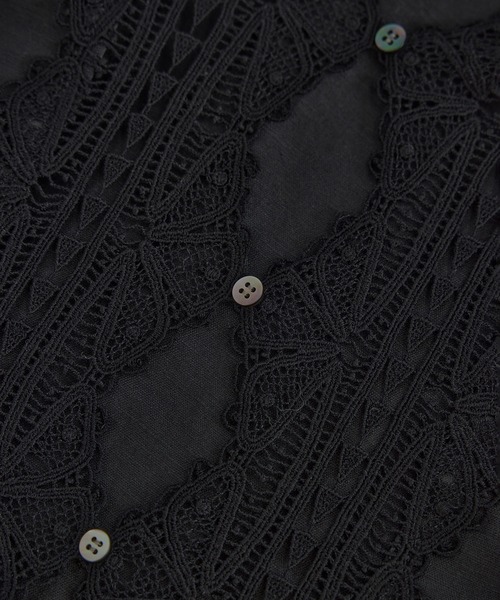 SALON adam et rope'(サロン アダム エ ロペ)の「リトリートレースブラウス(シャツ/ブラウス・レディース・オフホワイト/ブラック・FREE)」の17枚目の写真