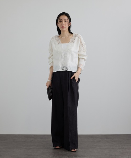 SALON adam et rope'(サロン アダム エ ロペ)の「リトリートレースブラウス(シャツ/ブラウス・レディース・オフホワイト/ブラック・FREE)」の4枚目の写真