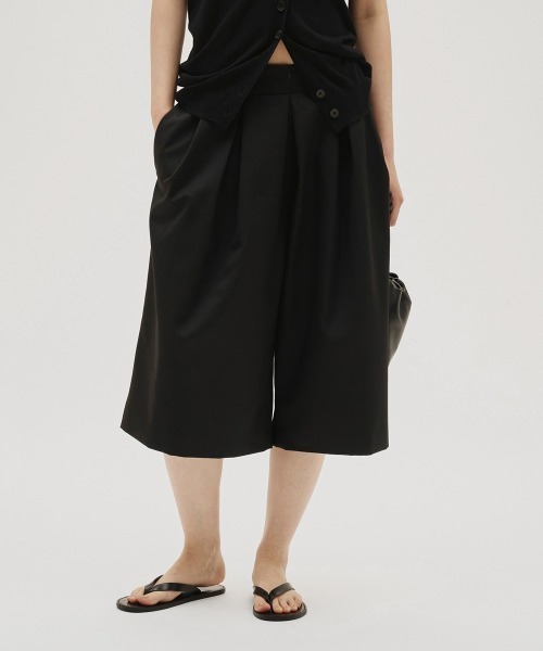 TODAYFUL(トゥデイフル)の「Twill Bermuda Pants(その他パンツ・レディース・ダークブラウン/ブラック・38inch/36inch)」の14枚目の写真