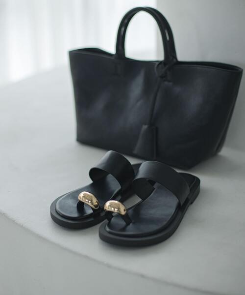 URBAN RESEARCH Sonny Label(アーバンリサーチサニーレーベル)の「メタルトングサンダル(サンダル・レディース・ブラウン/ブラック・SMALL/MEDIUM/LARGE)」の7枚目の写真