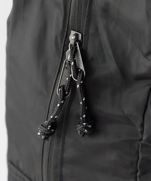 PENNEYS(ぺニーズ)の「PENNEYS/ペニーズ THE FOX PACKABLE DAY PACK 撥水 パッカブル 梅雨 雨の日 レイングッズ2026年 夏 夏服(バックパック/リュック・メンズ・ブラック/グレー・FREE)」の6枚目の写真