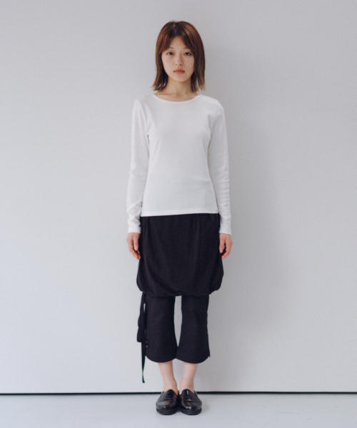 OHESHIO(オヘシオ)の「BASIC SLIM LONG SLEEVE, WHITE(Tシャツ/カットソー・レディース・その他・FREE)」の2枚目の写真