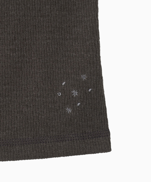 OHESHIO（オヘシオ）の「STITCH BUTTON SLEEVELESS, BROWN（Tシャツ/カットソー・レディース・その他・FREE）」の10枚目の写真