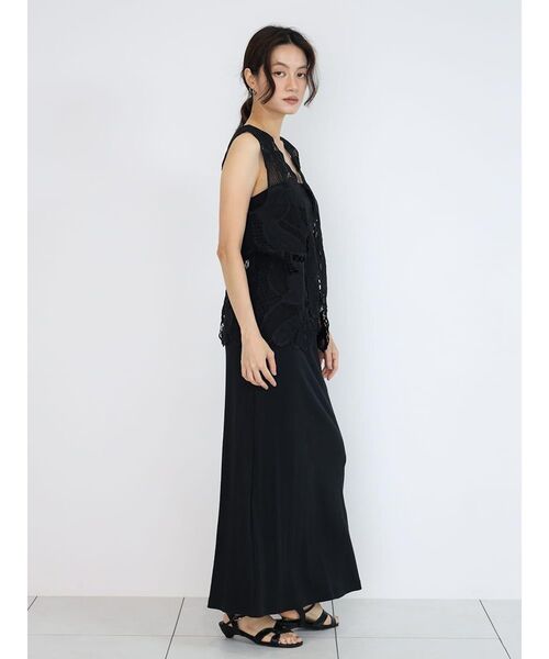 FIKA.(フィーカ)の「Floral lace vest(ベスト・レディース・オフホワイト/ダークブラウン/ブラック・MEDIUM)」の14枚目の写真