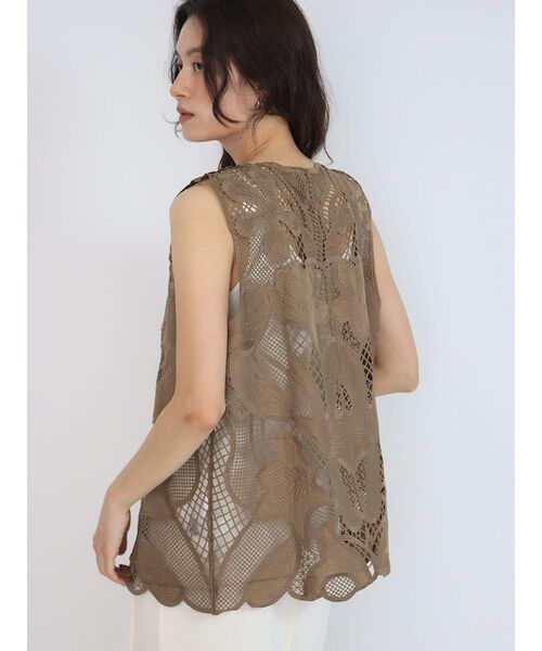 FIKA.(フィーカ)の「Floral lace vest(ベスト・レディース・オフホワイト/ダークブラウン/ブラック・MEDIUM)」の17枚目の写真