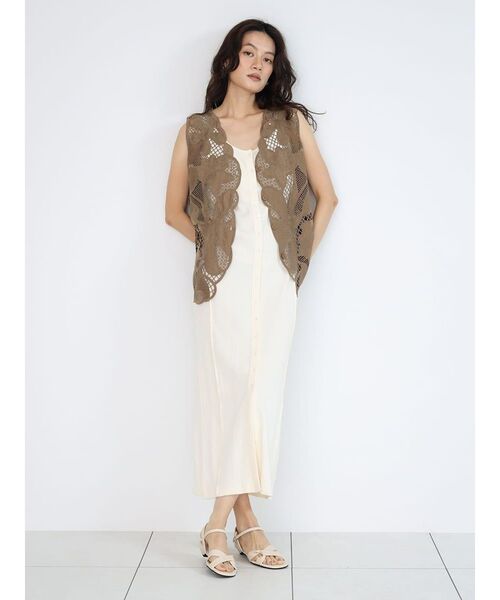 FIKA.(フィーカ)の「Floral lace vest(ベスト・レディース・オフホワイト/ダークブラウン/ブラック・MEDIUM)」の19枚目の写真