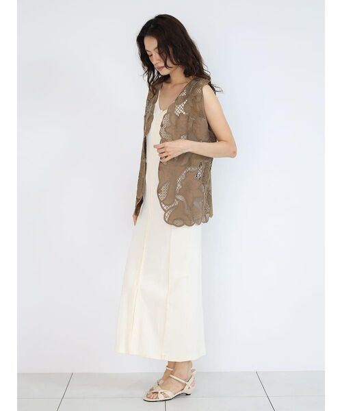 FIKA.(フィーカ)の「Floral lace vest(ベスト・レディース・オフホワイト/ダークブラウン/ブラック・MEDIUM)」の20枚目の写真