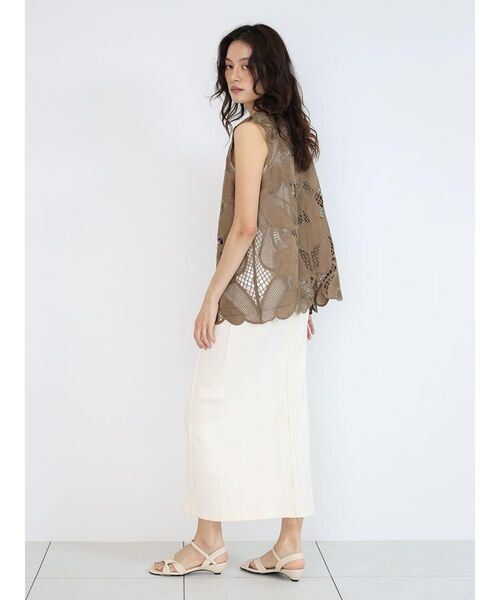 FIKA.(フィーカ)の「Floral lace vest(ベスト・レディース・オフホワイト/ダークブラウン/ブラック・MEDIUM)」の21枚目の写真