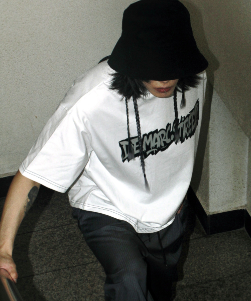 DEMARC(ドゥマーク)の「M text graffiti boxy short sleeve tee - White(Tシャツ/カットソー・メンズ・その他・MEDIUM/LARGE)」の6枚目の写真
