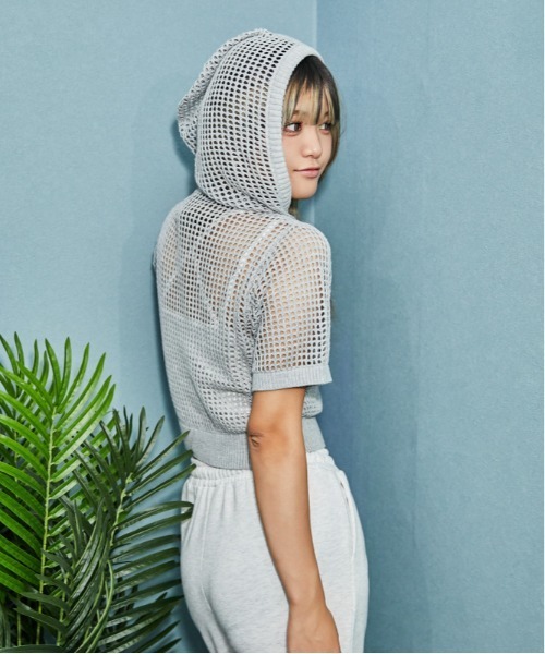 GORGE(ゴージ)の「《メッシュ・涼しげ》ロゴジップパーカー/ストリート×カジュアル/春夏/全3色(パーカー・レディース・オフホワイト/グレー/ブラック・F)」の8枚目の写真