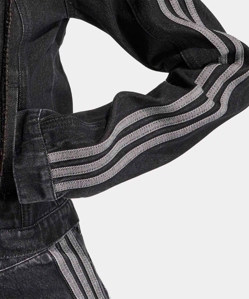 adidas(アディダス)の「SST 2.0 デニム トラックトップ / アディダスオリジナルス adidas Originals(デニムジャケット・レディース・ブラック・MEDIUM/X-LARGE/LARGE/XX-LARGE/X-SMALL/SMALL)」の4枚目の写真