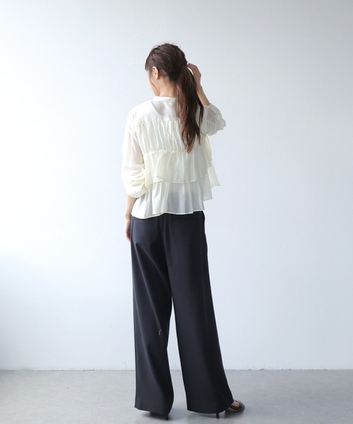 Jines(ジネス)の「とろみラッフルブラウス(シャツ/ブラウス・レディース・ホワイト/ベージュ/ラベンダー・38)」の9枚目の写真