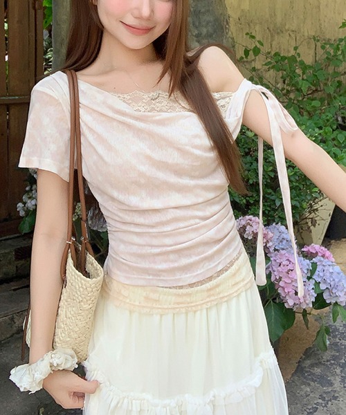 2ly2(トゥーリートゥー)の「ドレープネック オフショルダー風ギャザー半袖トップス(Tシャツ/カットソー・レディース・グリーン/ピンク・FREE)」の7枚目の写真