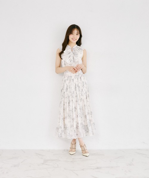 tocco closet（トッコ　クローゼット）の「ラメドビーストライプ×リボンフラワープリントプリーツスカート（スカート・レディース・オフホワイト/ブラウン/ブラック・M）」の6枚目の写真