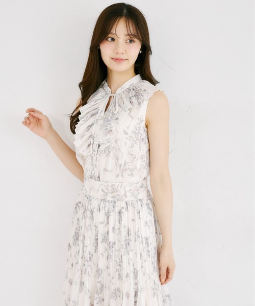 tocco closet（トッコ　クローゼット）の「ラメドビーストライプ×リボンフラワープリントプリーツスカート（スカート・レディース・オフホワイト/ブラウン/ブラック・M）」の12枚目の写真