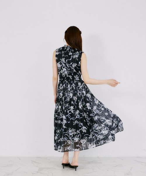 tocco closet（トッコ　クローゼット）の「ラメドビーストライプ×リボンフラワープリントプリーツスカート（スカート・レディース・オフホワイト/ブラウン/ブラック・M）」の19枚目の写真
