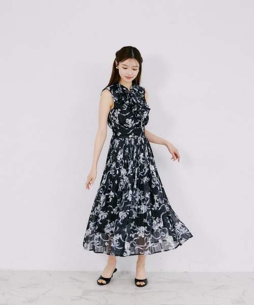 tocco closet（トッコ　クローゼット）の「ラメドビーストライプ×リボンフラワープリントプリーツスカート（スカート・レディース・オフホワイト/ブラウン/ブラック・M）」の17枚目の写真