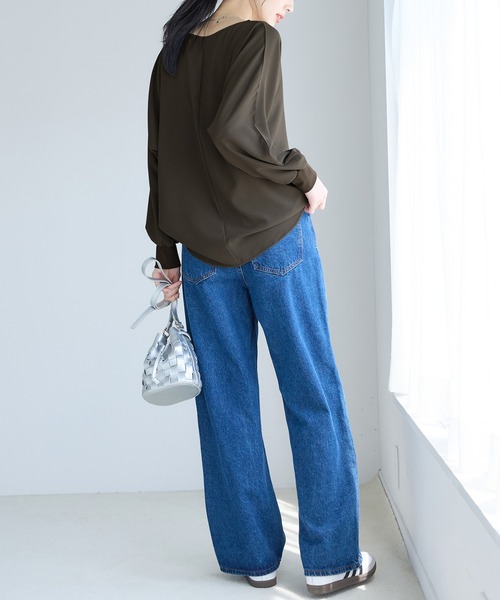 Viola e Viola(ヴィオラエヴィオラ)の「【お手入れらくちん】袖リブ付キーネックドルマンブラウス(シャツ/ブラウス・レディース・ライトグレー/ブルー/ブラック/ブラウン系その他・M/L/LL)」の14枚目の写真