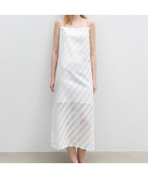 ATELIER NAIN（アトリエナイン）の「FEATHER STRIPE JACQUARD DRESS (OP-6329)（ワンピース・レディース・ブルー/ホワイト・FREE）」の2枚目の写真