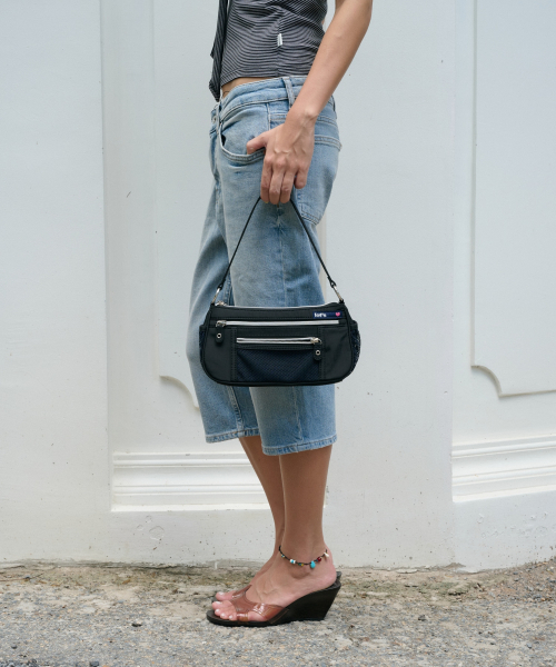 LOTSYOU(ロッツユー)の「LOTSYOU_Punchy Mini Bag BLACK(ショルダーバッグ・レディース・その他・OS)」の3枚目の写真