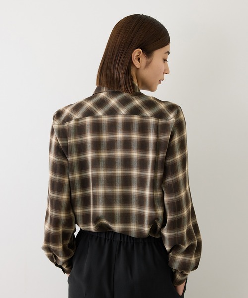 ROPE'(ロペ)の「【J'aDoRe・一部店舗限定サイズ】ボウタイ付きシアーチェックシャツブラウス(取り外し可能 )/イージーケア(シャツ/ブラウス・レディース・ブラウン系その他2/グレー・38)」の4枚目の写真