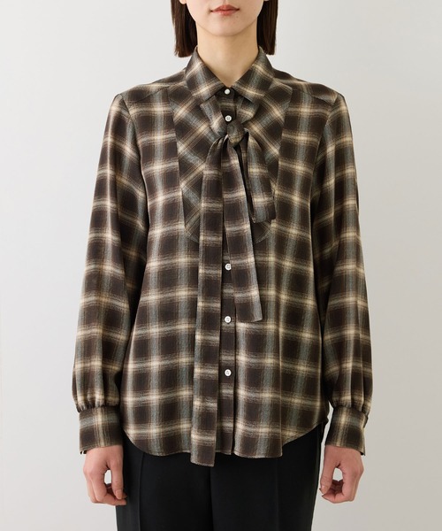 ROPE'(ロペ)の「【J'aDoRe・一部店舗限定サイズ】ボウタイ付きシアーチェックシャツブラウス(取り外し可能 )/イージーケア(シャツ/ブラウス・レディース・ブラウン系その他2/グレー・38)」の8枚目の写真