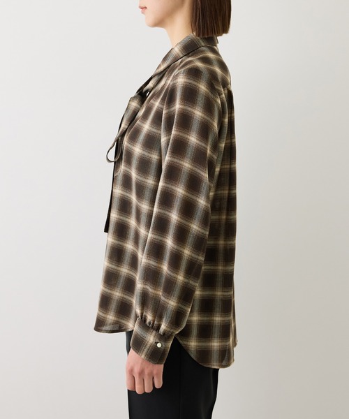 ROPE'(ロペ)の「【J'aDoRe・一部店舗限定サイズ】ボウタイ付きシアーチェックシャツブラウス(取り外し可能 )/イージーケア(シャツ/ブラウス・レディース・ブラウン系その他2/グレー・38)」の9枚目の写真