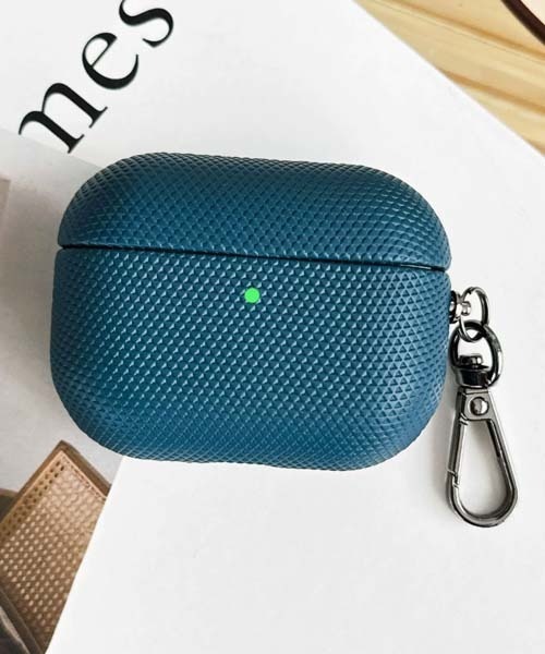 Fun & Daily(ファンアンドデイリー)の「Fabric PU AirPods Case / エアポッズ4 / エアポッズプロ3(ヘッドフォン/イヤホン・レディース・オレンジ/ブラック/ネイビー・A/B)」の2枚目の写真