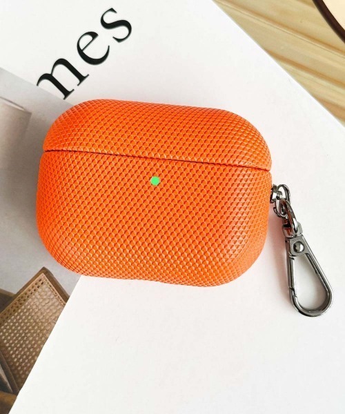Fun & Daily(ファンアンドデイリー)の「Fabric PU AirPods Case / エアポッズ4 / エアポッズプロ3(ヘッドフォン/イヤホン・レディース・オレンジ/ブラック/ネイビー・A/B)」の3枚目の写真