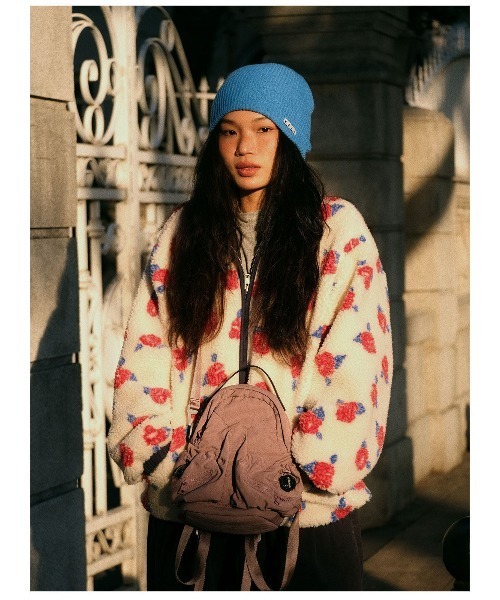 OFFWINTER(オフウィンター)の「【OFFWINTER】軽撥水ソリッド素材 ロケットバックパック 9インチ(スペースシリーズ)(バックパック/リュック・メンズ・レッド/ブルー/ライトパープル/グリーン/ブラック/バーガンディー・SMALL)」の4枚目の写真