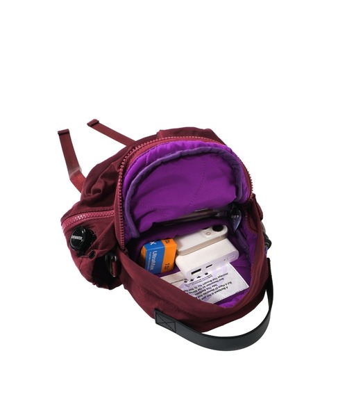 OFFWINTER(オフウィンター)の「【OFFWINTER】軽撥水ソリッド素材 ロケットバックパック 9インチ(スペースシリーズ)(バックパック/リュック・メンズ・レッド/ブルー/ライトパープル/グリーン/ブラック/バーガンディー・SMALL)」の7枚目の写真