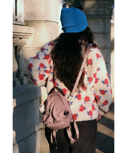 OFFWINTER(オフウィンター)の「【OFFWINTER】軽撥水ソリッド素材 ロケットバックパック 9インチ(スペースシリーズ)(バックパック/リュック・メンズ・レッド/ブルー/ライトパープル/グリーン/ブラック/バーガンディー・SMALL)」の9枚目の写真