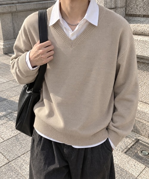 CIYOT(シヨウト)の「【CIYOT】スウェットライク Vネック ショート丈ニット(ニット/セーター・メンズ・ブラック/ダークグレー/ダークグリーン/グレイッシュベージュ/レッド/ダークブラウン/ライトグレー・M/L/S)」の5枚目の写真