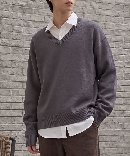 CIYOT(シヨウト)の「【CIYOT】スウェットライク Vネック ショート丈ニット(ニット/セーター・メンズ・ブラック/ダークグレー/ダークグリーン/グレイッシュベージュ/レッド/ダークブラウン/ライトグレー・M/L/S)」の8枚目の写真