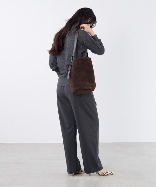AULENTTI(オウレンティ)の「【AULENTTI】スエードワンショルダートートバッグ withチェーンショルダーポーチ-One-Handle Tote Bag(トートバッグ・レディース・ダークブラウン・FREE)」の20枚目の写真
