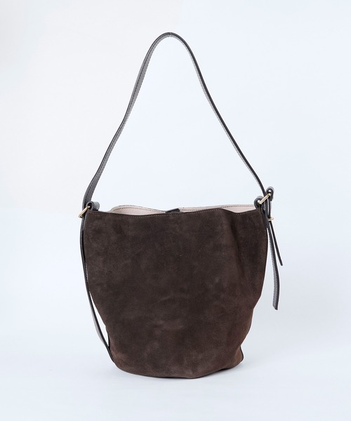 AULENTTI(オウレンティ)の「【AULENTTI】スエードワンショルダートートバッグ withチェーンショルダーポーチ-One-Handle Tote Bag(トートバッグ・レディース・ダークブラウン・FREE)」の4枚目の写真