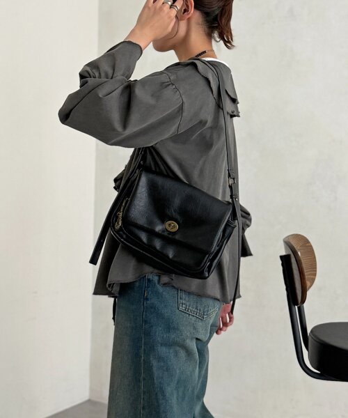 CPCM(シーピーシーエム)の「ピグメントフリルカットブラウス(シャツ/ブラウス・レディース・ブラック/ブラウン/カーキ・FREE)」の5枚目の写真