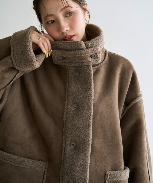FREAK'S STORE(フリークスストア)の「限定展開 ムートン スタンドカラー コート(ムートンコート・レディース・ブラック/ベージュ/キャメル/チャコール・フリ-)」の4枚目の写真
