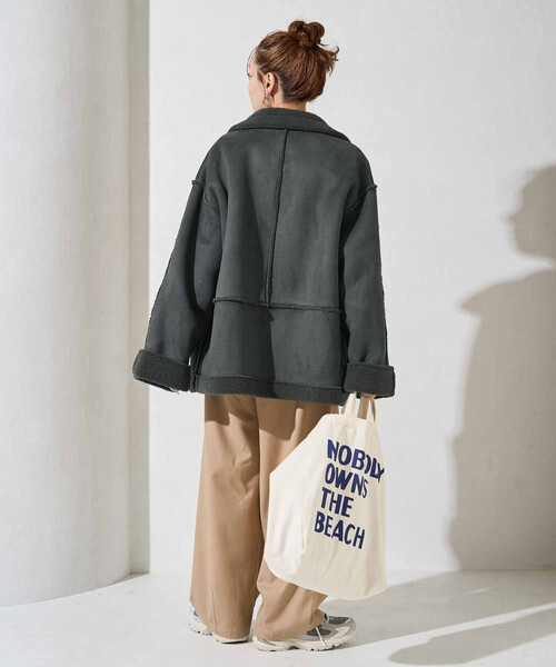 FREAK'S STORE(フリークスストア)の「限定展開 ムートン スタンドカラー コート(ムートンコート・レディース・ブラック/ベージュ/キャメル/チャコール・フリ-)」の10枚目の写真