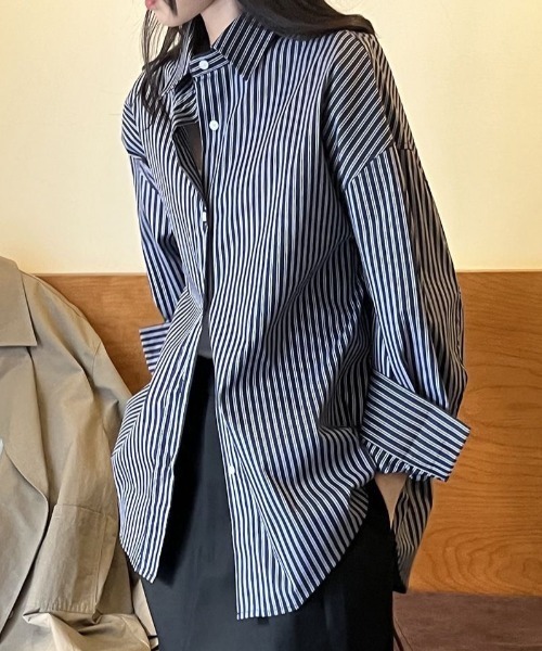 Teem Store(チームストア)の「オーバーサイズ ストライプ レギュラーカラーシャツ(シャツ/ブラウス・レディース・ネイビー・M)」の5枚目の写真