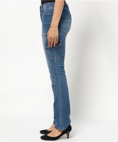 AVIREX(アヴィレックス)の「avirex/ アヴィレックス / DENIM TUCK PANTS/ デニム タックパンツ(デニムパンツ・レディース・ブルー系その他/ライトインディゴブルー・MEDIUM/SMALL/LARGE)」の10枚目の写真