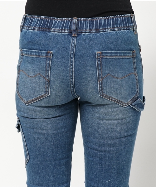 AVIREX(アヴィレックス)の「avirex/ アヴィレックス / DENIM TUCK PANTS/ デニム タックパンツ(デニムパンツ・レディース・ブルー系その他/ライトインディゴブルー・MEDIUM/SMALL/LARGE)」の13枚目の写真