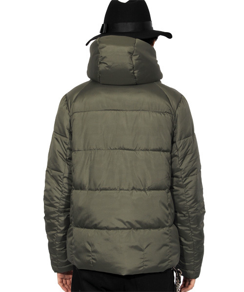８(eight)（エイト）の「中綿 ジャケット フード付き ナイロン ブルゾン アウトドア（ダウンジャケット/コート・メンズ・ブラック/カーキ/ネイビー・MEDIUM/LARGE/X-LARGE）」の19枚目の写真
