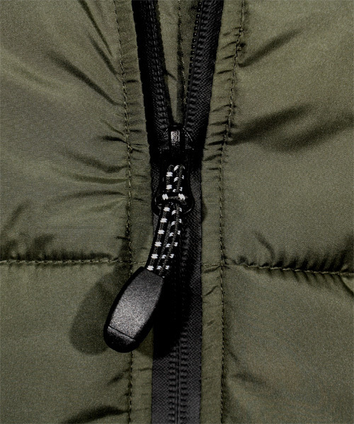 ８(eight)（エイト）の「中綿 ジャケット フード付き ナイロン ブルゾン アウトドア（ダウンジャケット/コート・メンズ・ブラック/カーキ/ネイビー・MEDIUM/LARGE/X-LARGE）」の8枚目の写真
