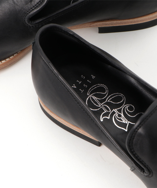 SHIPS JET BLUE（シップスジェットブルー）の「PISTOL STAR: レザー プレーンスリッポン（その他シューズ・メンズ・ブラック/ブラウン・10/8/9）」の8枚目の写真