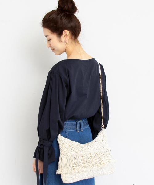 BEAUTY&YOUTH UNITED ARROWS（ビューティーアンドユースユナイテッドアローズ）の「BY∴ マクラメフリンジクラッチバッグ -3WAY-　◆（クラッチバッグ・レディース・グレー/ナチュラル・FREE）」の3枚目の写真