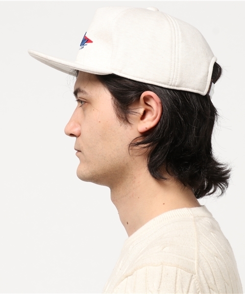 Purple&Yellow(パープルアンドイエロー)の「スウェット平つば刺繍キャップ(キャップ・メンズ・グレー/チャコール/アイボリー・FREE)」の4枚目の写真