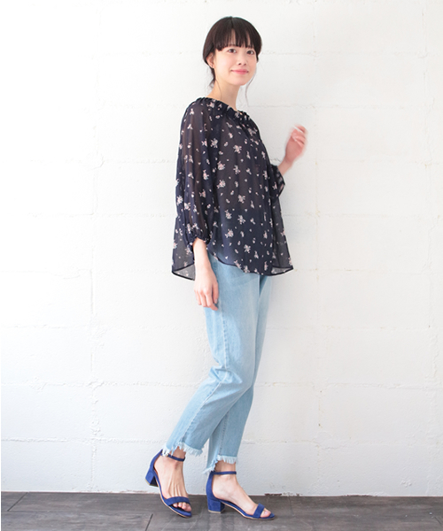 SESTO（セスト）の「ローヒールのワンストラップチャンキーヒールサンダル（サンダル・レディース・ライトグレー/レッド/ネイビー/イエロー/パイソン/ブラック/グレイッシュベージュ/その他/ブルー・M/L/LL/3L/SS/S）」の14枚目の写真