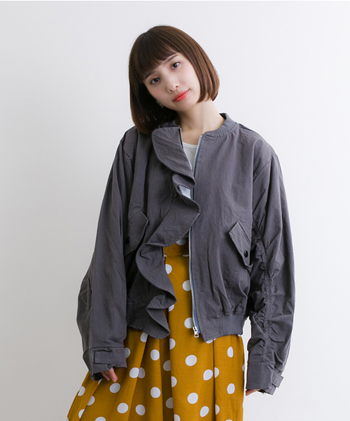 MERLOT（メルロー）の「ラッフルドルマンブルゾン9062（ブルゾン・レディース・カーキ/ピンク/チャコールグレー/イエロー・FREE）」の2枚目の写真