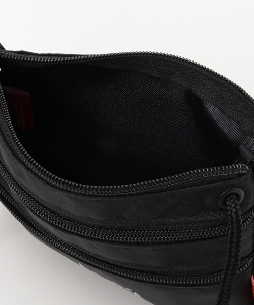 Manhattan Portage(マンハッタンポーテージ)の「Triple Zipper Pouch -トリプルジッパーポーチ-(ショルダーバッグ・メンズ・ブラック・FREE)」の6枚目の写真